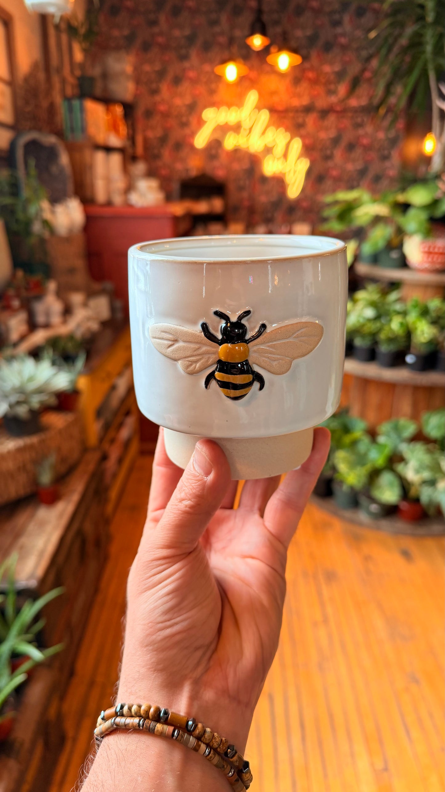 4.5” Glossy Bee Planter