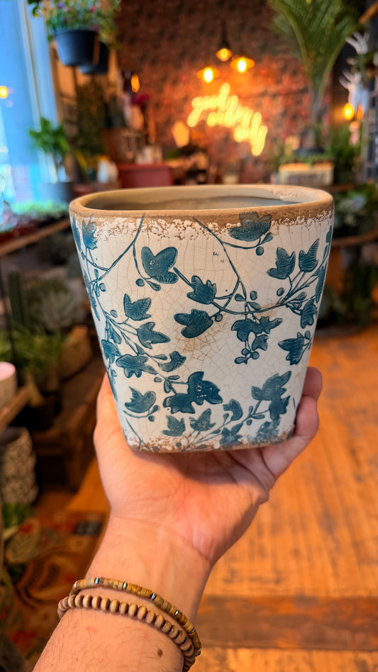 5.5” Vintage Vines Planter