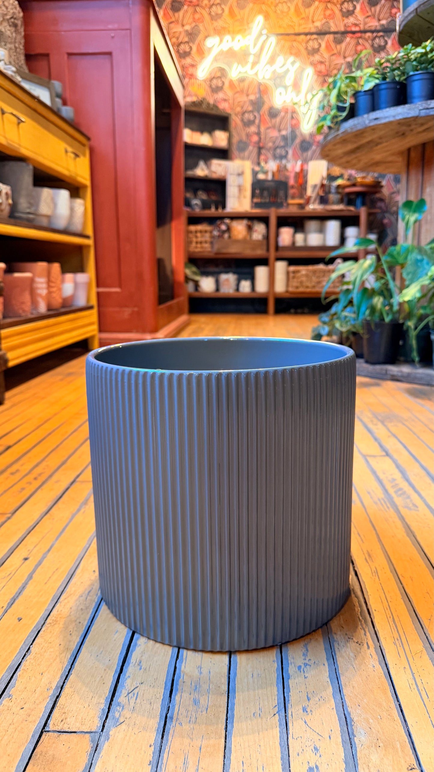 10” Siena Dark Grey Planter