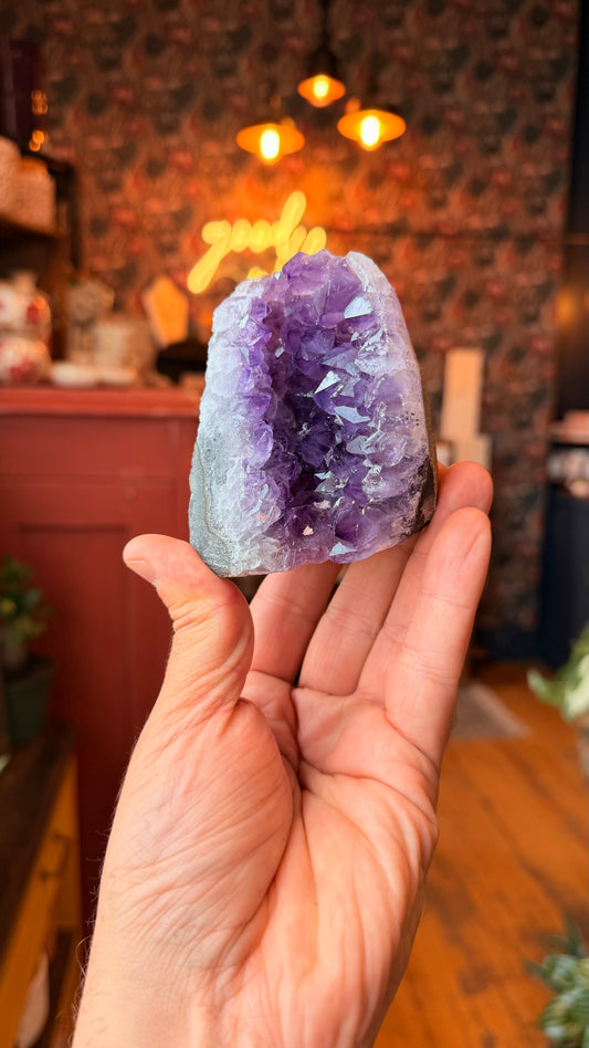 Uruguay Amethyst Stand Ups
