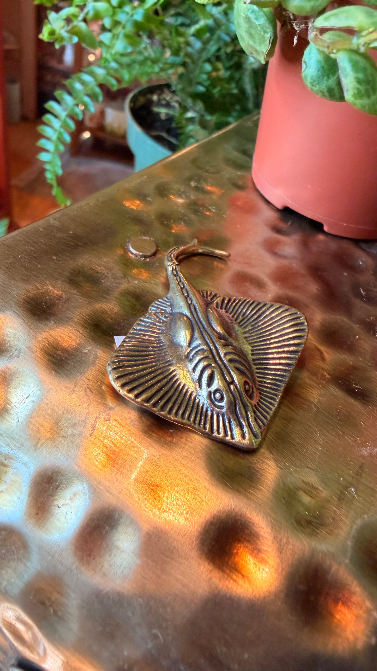 Sandy the Stingray Brass Figurine