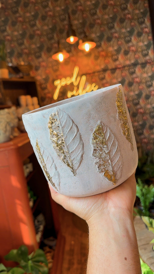 6.5” Gold Dusted Leaf Planter