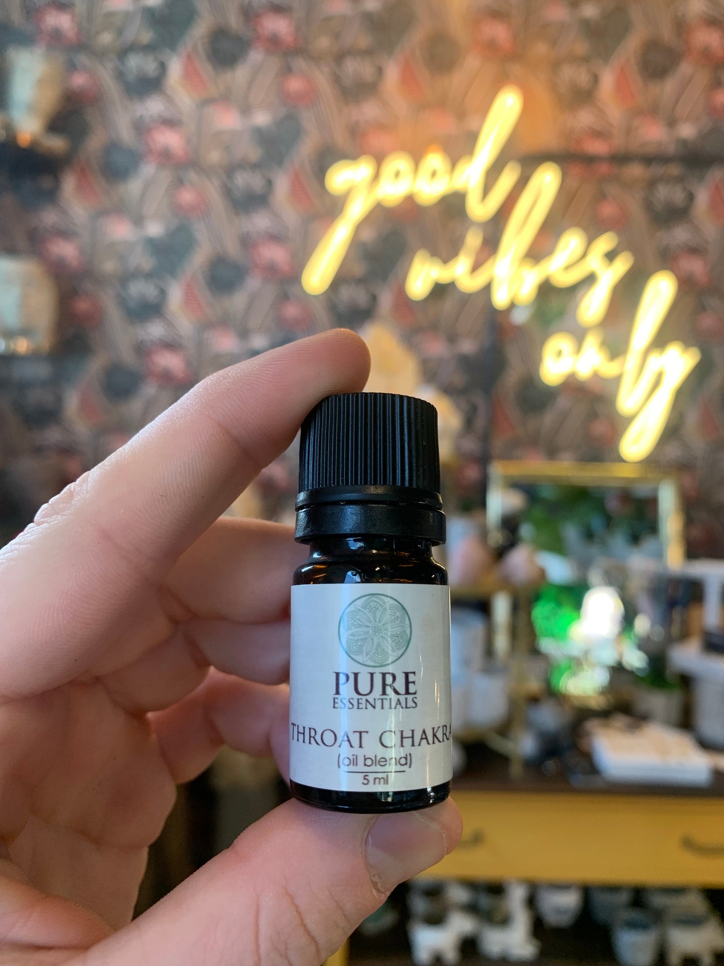 Pure Essentials - Throat Chakra Oil Blend